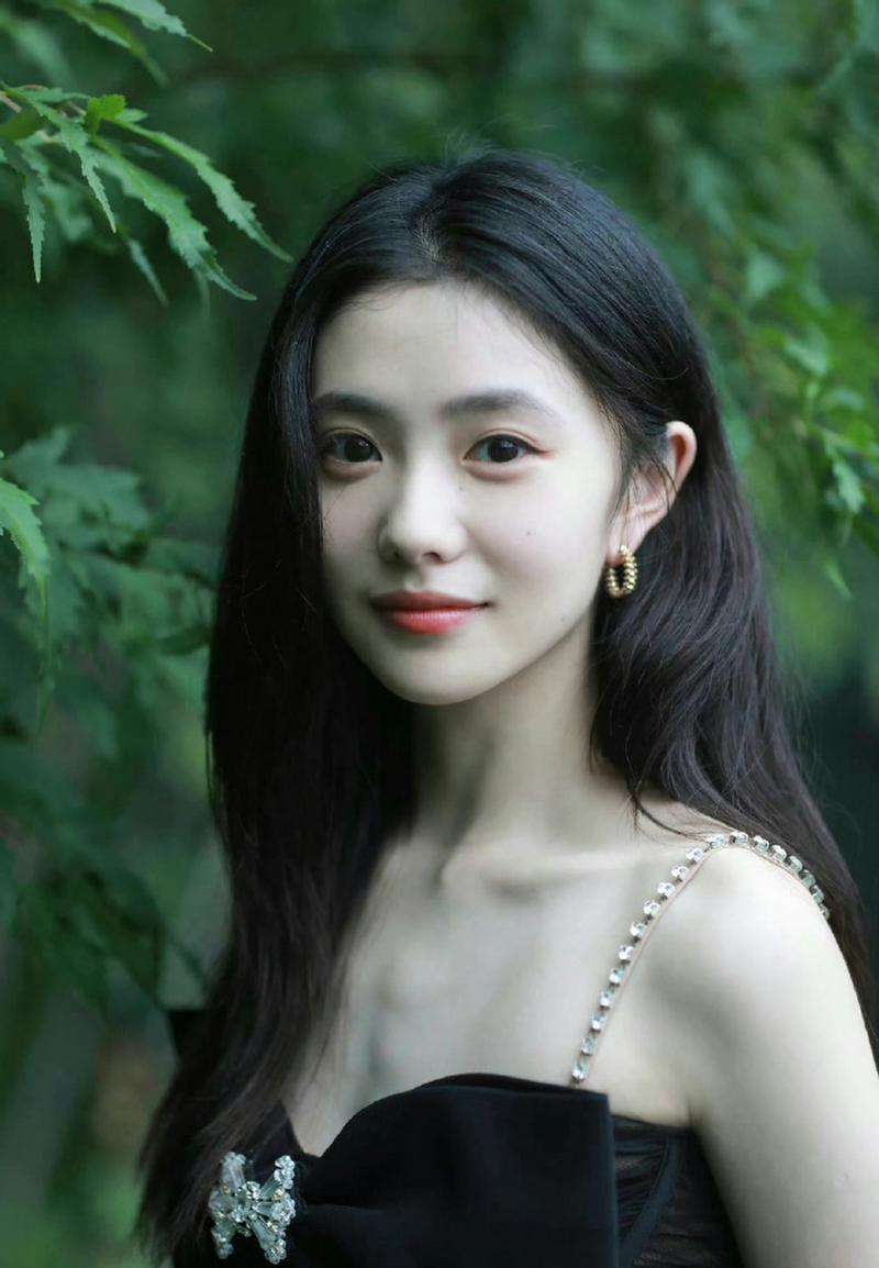 刘浩存也太好看了,刘浩存也太好看了吧