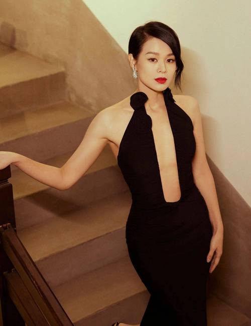 胡杏儿本人漂亮吗,胡杏儿本人漂亮吗视频