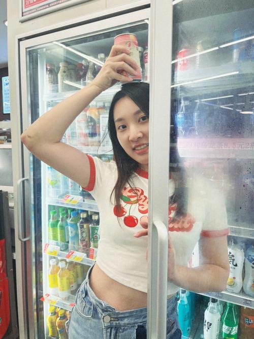 包含便利店女孩陈哦哦个人资料的词条