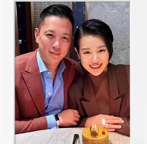 胡杏儿和老公去旅游,胡杏儿和她老公的恋爱过程