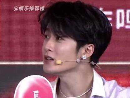 关于檀健次跟一个女生合唱歌曲的信息