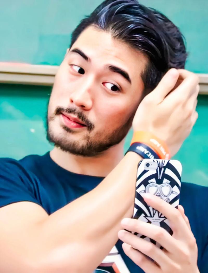 高以翔发布的关于女友的微博,高以翔从12年到19年的微博
