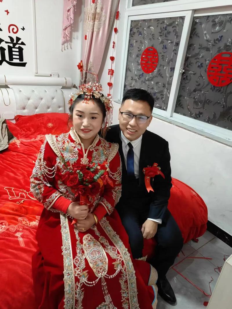 和女儿过一辈子可以吗,我和女儿相爱可以和她结婚吗